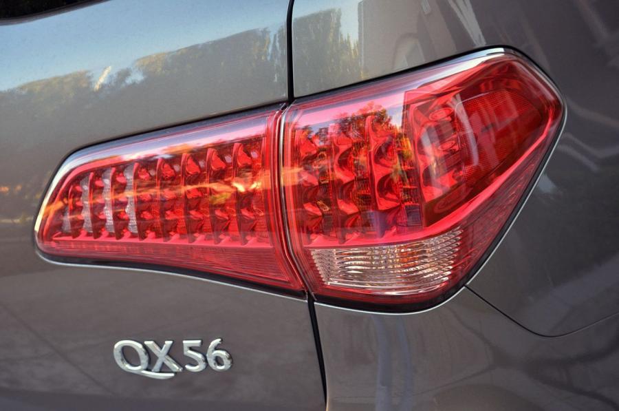  Infiniti QX56 2013 года  (фото 26 из 39)